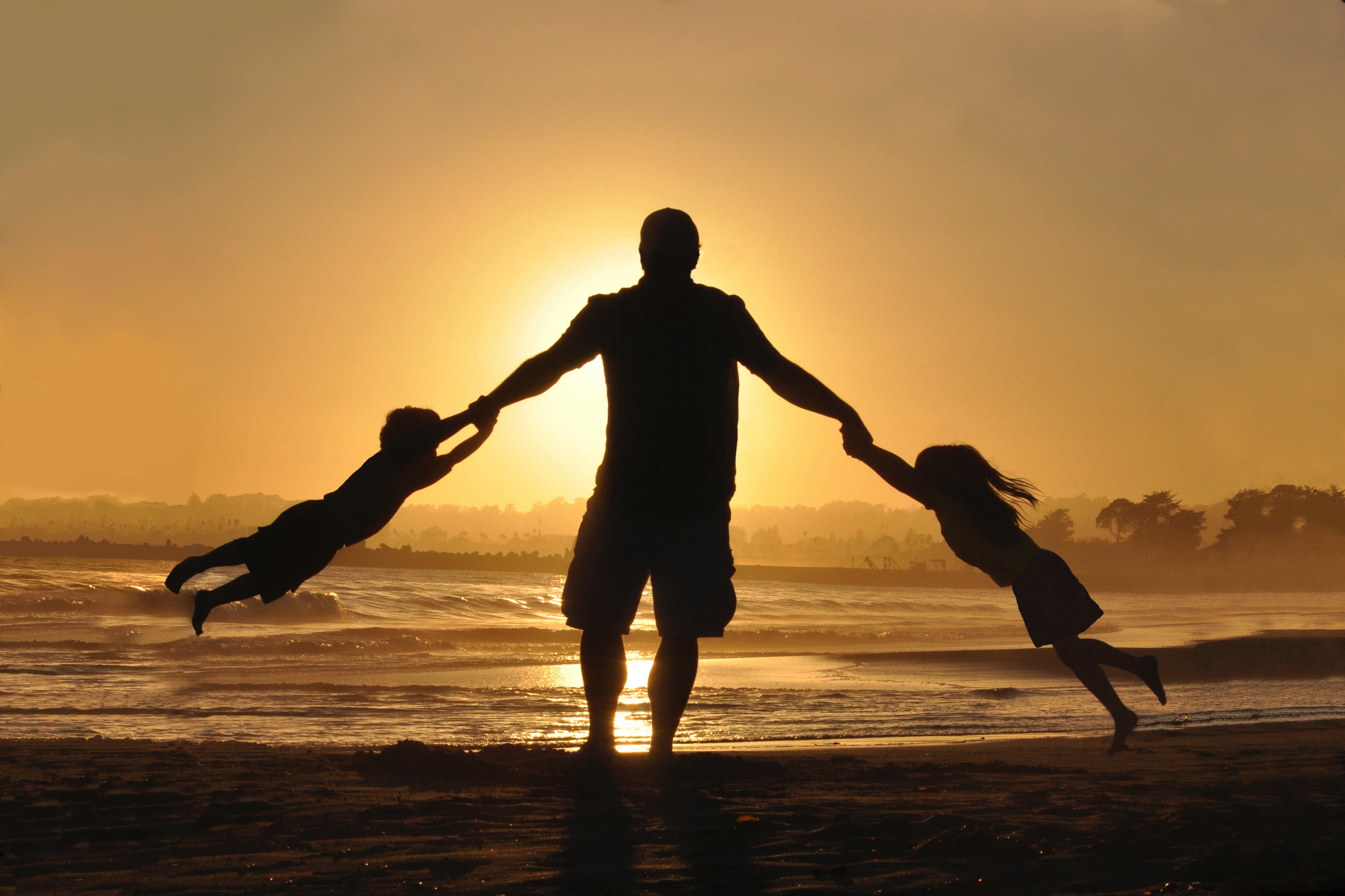When should family businesses bring in external chief executives?